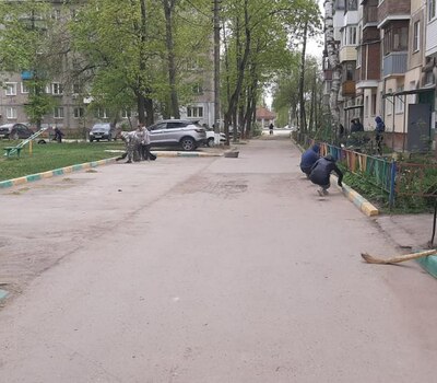 Субботник на ул. Кутузова, д.92