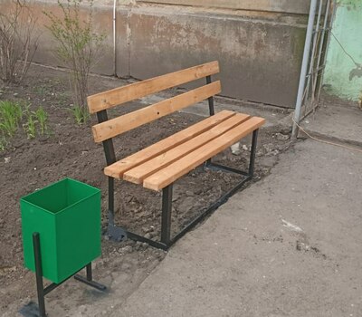 Установка лавок и урн на ул. Кутузова, д. 88А