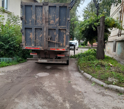 Кронирование веток, кустов и вывоз мусора Металлургов д.11/8